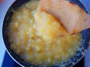 再次放入锅中，小火慢慢加热