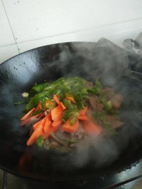 加入青椒胡萝卜