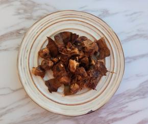 罗汉果洗干净掰成小块