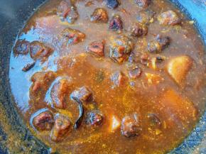 一边煮一边搅拌