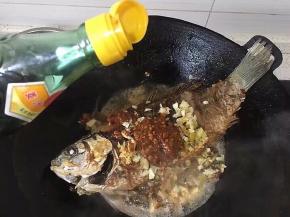 准备一勺醋淋上