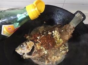 准备一勺醋淋上