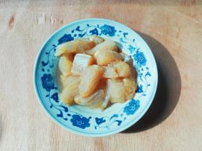 拌匀腌制十分钟