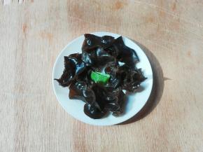 黑木耳提前泡饭好