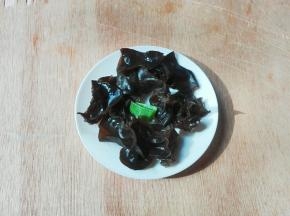 黑木耳提前泡饭好
