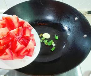 放一半番茄下锅