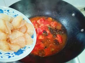 放巴沙鱼块下锅