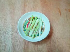 香葱分开切葱白一份