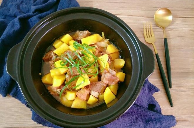 土豆烧排骨