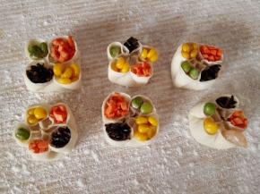 大火，上汽后蒸大约15分钟，这个时间主要是根据你的饺子馅来定，因为有肉，所以时间要长一点，