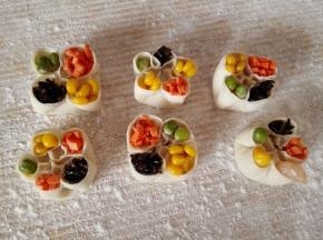 大火，上汽后蒸大约15分钟，这个时间主要是根据你的饺子馅来定，因为有肉，所以时间要长一点，