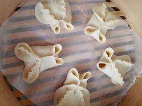 上锅蒸，大火，开锅后15分钟左右，出锅。