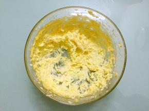 再打发至蓬松发白