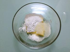 加入白糖、糖粉