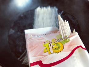 煮面条，水烧开后，下面，煮熟即可。