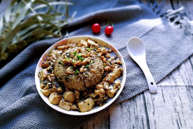 橄榄菜肉末豆腐盖浇饭