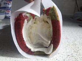 然后顺势向上提起油纸