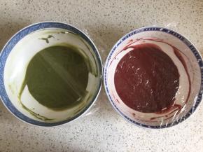 搅拌均匀盖上保鲜膜备用