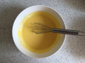 画z字形来回搅打均匀至无干面粉状态