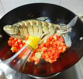 放少许黄酒烧半分钟