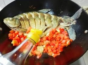 放少许黄酒烧半分钟