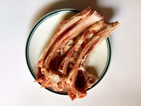 羊排洗净后沥干水分
