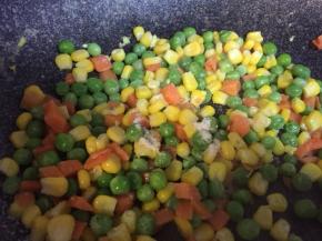 一小勺鸡粉，翻炒均匀