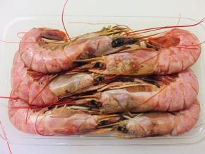 我买的虾很大，一只大概有手掌长度，如果个头小的，可以多准备几只