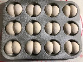 发好后表面撒高粉