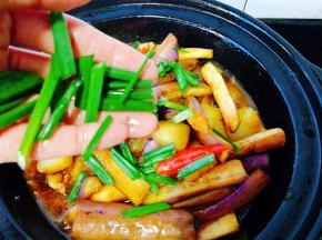 最后撒上葱即可上桌