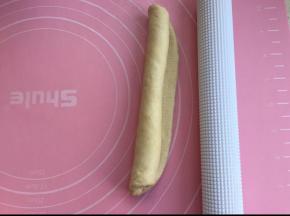 卷成条状，依次放好