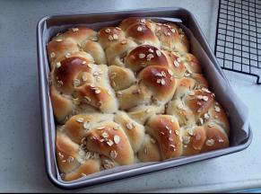 烤箱预热上下火175度，烤40分钟。中途盖锡纸