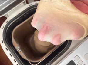 面团材料揉出薄膜