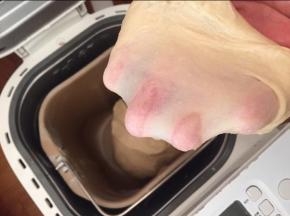 面团材料揉出薄膜