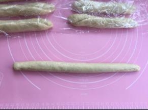 按次序再次搓长至25cm