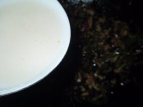 把生粉水兑好倒入