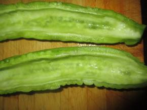 挖去里面白色部份和籽