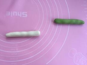 搓长至10cm，依次放好