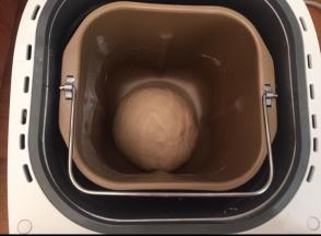 面团材料揉出薄膜