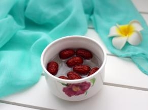 红枣提前泡发一下