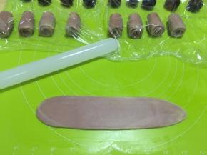 再一次擀成长牛舌状