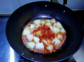 清水从锅边倒入