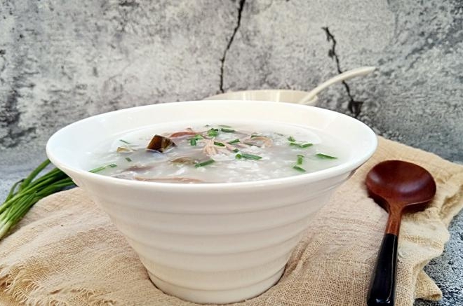 皮蛋肉丝粥