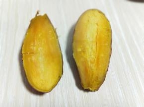 将红薯一切二，如图。