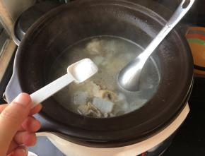 起锅前加盐即可