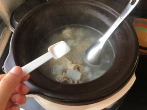起锅前加盐即可