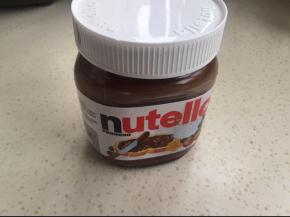 准备好巧克力酱