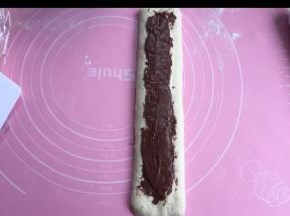 均匀涂抹在中间