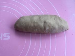 卷起，捏紧收口