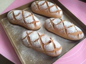 烤箱预热上火195度，下火180度。放中层烤22分钟